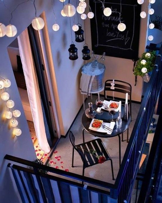 https://image.sistacafe.com/images/uploads/content_image/image/290029/1485490951-small-balcony-design-ideas-7-554x692.jpg