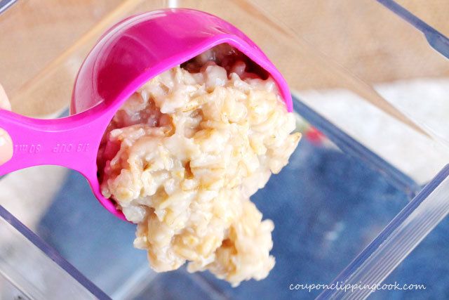 1485511907 1 add oatmeal to blender