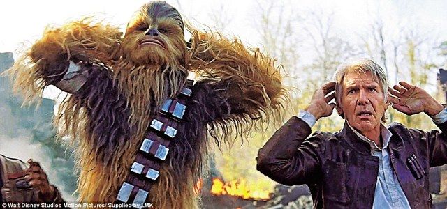 https://image.sistacafe.com/images/uploads/content_image/image/291383/1485707997-2EDBD90D00000578-3335301-Han_Solo_Harrison_Ford_and_Chewbacca_Peter_Mayhew_are_captured-a-118_1448639078207.jpg