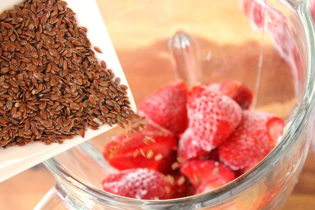 1485931210 8 flax seed in strawberries