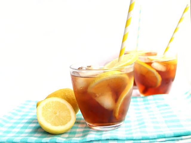 https://image.sistacafe.com/images/uploads/content_image/image/29602/1440401457-lemon-iced-tea-4-of-1.jpg