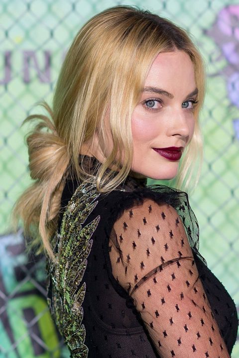 https://image.sistacafe.com/images/uploads/content_image/image/303165/1487346902-hbz-vday-hair-margot-robbie_1.jpg