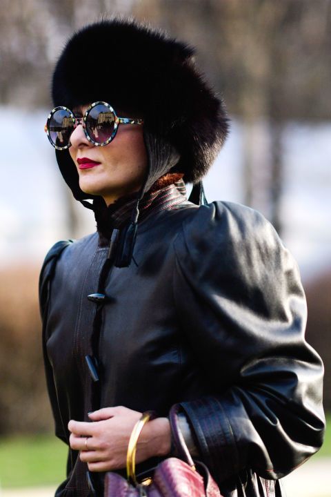 https://image.sistacafe.com/images/uploads/content_image/image/303274/1487349054-hbz-street-style-couture-fw2017-paris-tyler-joe-14.jpg