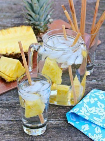 1487568324 pineapple sugarcane detox