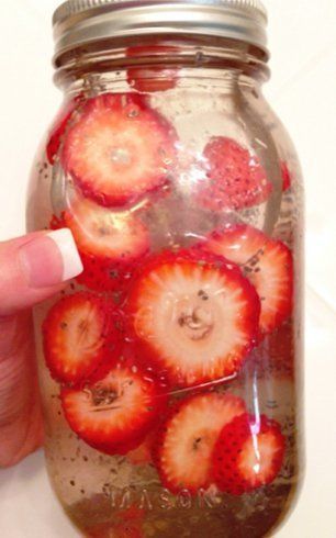1487568848 strawberry detox