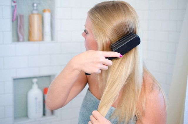1487687859 brush hair