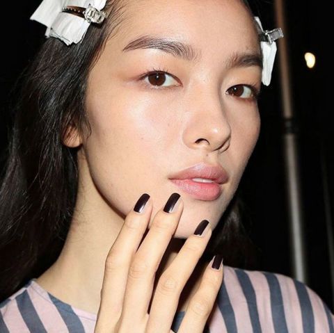 1487779581 hbz nail trends 2017 black accents 04