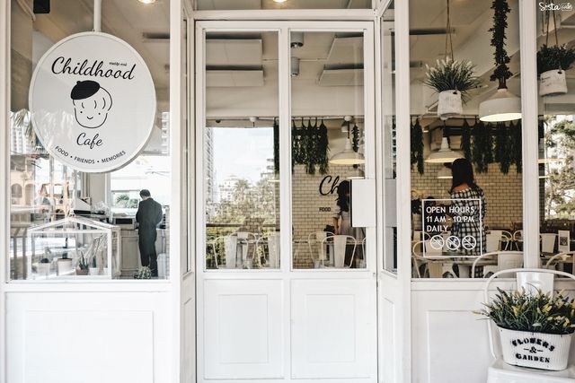 [คาเฟ่ย่านอโศก] ทางเข้าร้าน Childhood Cafe 