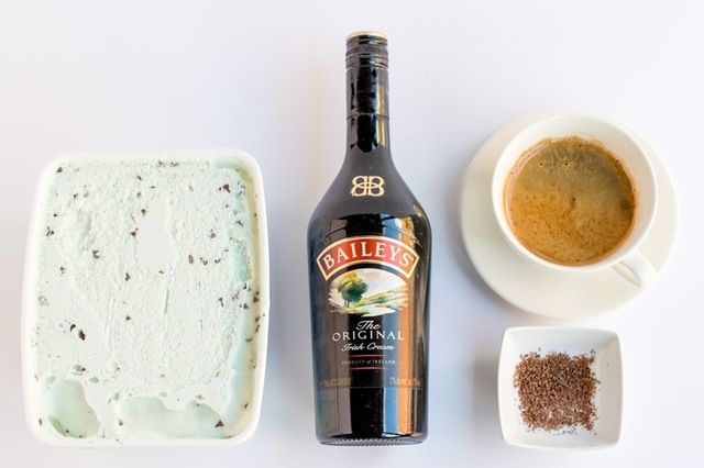 https://image.sistacafe.com/images/uploads/content_image/image/310733/1488431928-Irish-Cream-Affogato-with-Mint-Choc-Chip-Ice-Cream-Ingredients.jpg