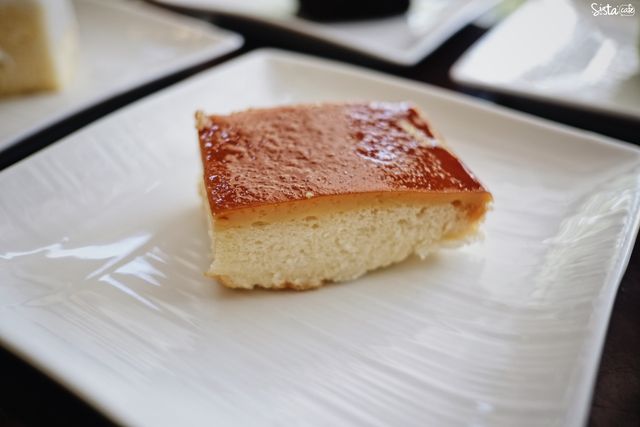 [ ภัค เบเกอรี่ คาเฟ่ย่านอโศก ] เมนูของหวาน : Custard Cake 