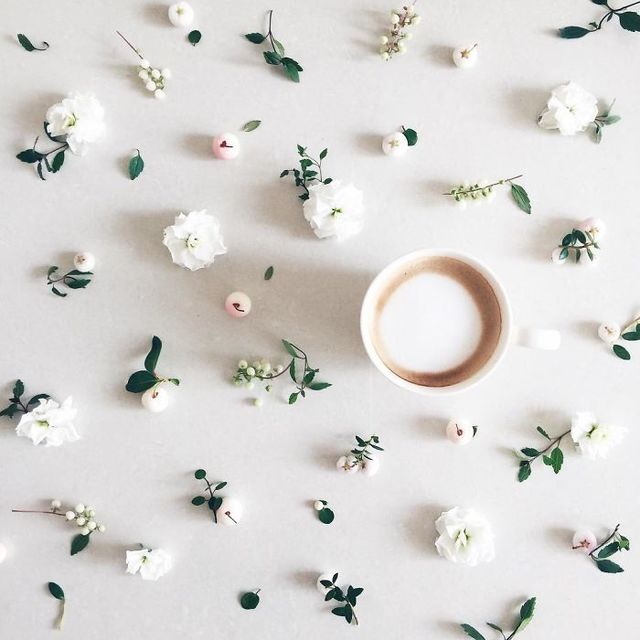 1489122853 coffee flowers compositions la fee de fleur 20 58b69cf2a7b45  700