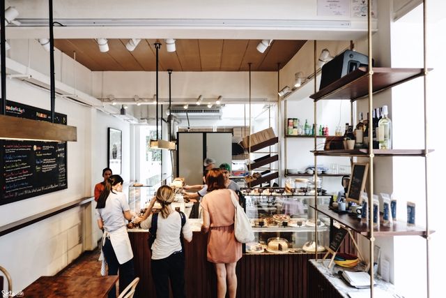 Holey Artisan Bakery คาเฟ่ย่านสุขุมวิท 31 counter