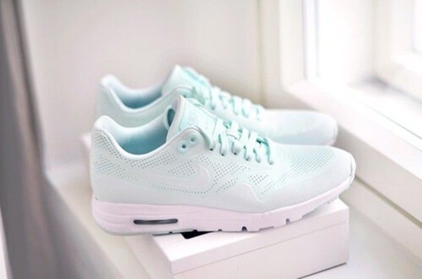 1489463131 fqhx24 l 610x610 shoes nikerunningshoes mint pastel nike pastelsneakers green nikeairmax1ultramoirefiberglass airmax1 ultramoire nikelightblueshoes sneakers nikesneakers blue