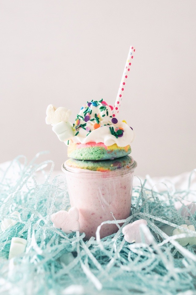 1489641937 strawberryfreakshakes nw 3