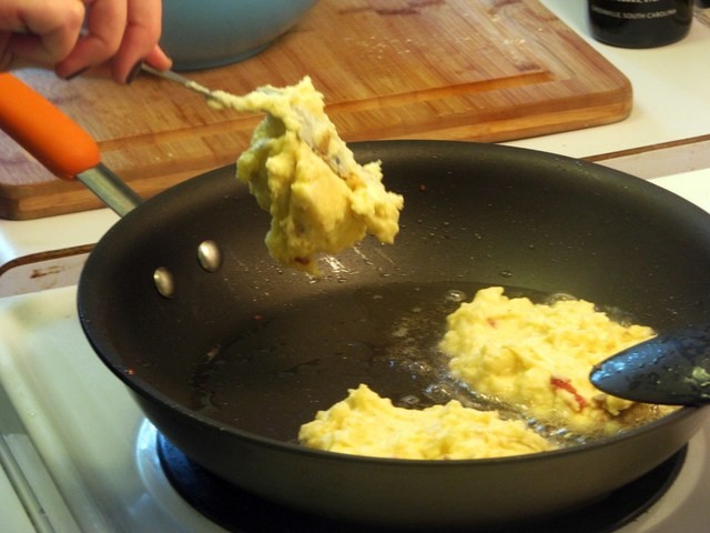 https://image.sistacafe.com/images/uploads/content_image/image/318138/1489564158-fry-cakes.jpg