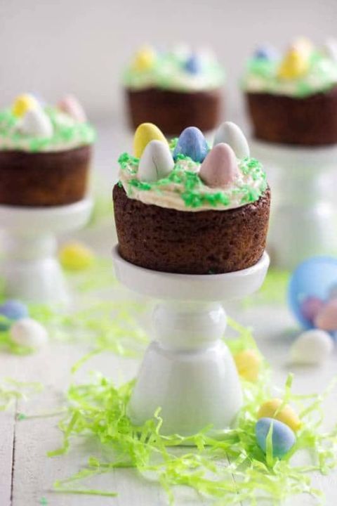 https://image.sistacafe.com/images/uploads/content_image/image/319371/1489730559-gallery-1484937833-mini-easter-carrot-cake-cupcakes-3.jpg