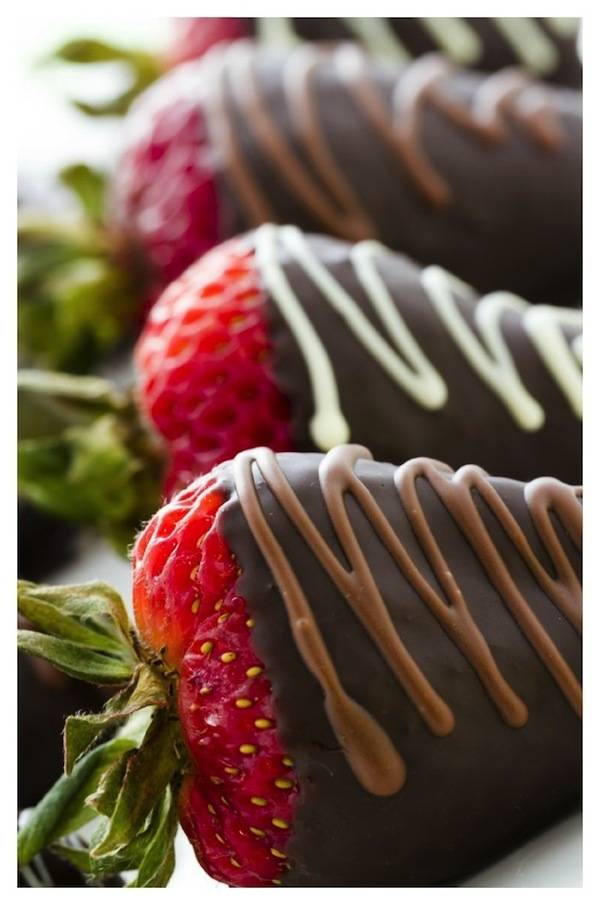 1441258733 choc strawberries