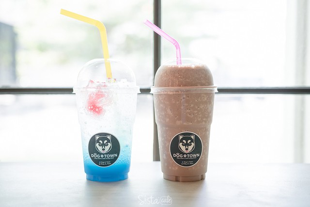 ร้านกาแฟในกรุงเทพ คาเฟ่ dog in town