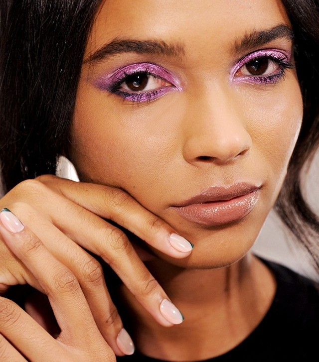 https://image.sistacafe.com/images/uploads/content_image/image/323284/1490287240-the-most-important-beauty-trends-from-nyfw-1905591-1473986925.640x0c.jpg