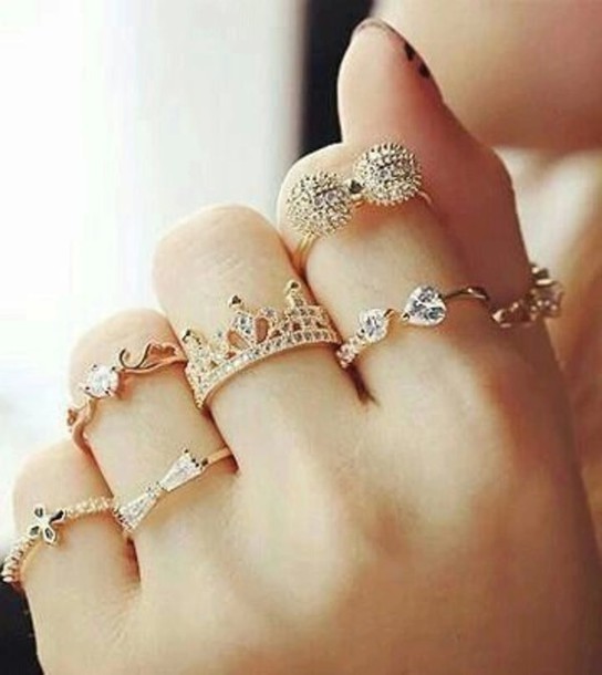 https://image.sistacafe.com/images/uploads/content_image/image/324126/1490440266-8lqxh4-l-610x610-jewels-cute%2Bjewelry-golden%2Brings-silver%2Bring.jpg