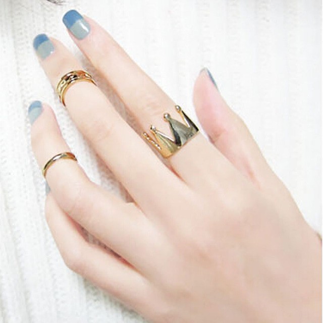 https://image.sistacafe.com/images/uploads/content_image/image/324129/1490440366-Trending-rings-for-women-2015-cute-girl-best-gift-engagement-ring-3Pcs-Set-Design-aneis-feminino.jpg
