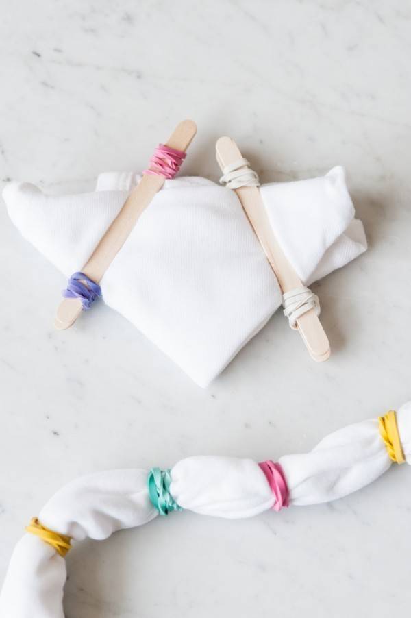 1441335590 12 how to shibori dye 600x902