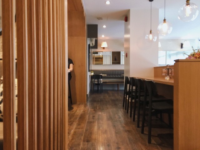 คาเฟ่ สุขุมวิท ทองหล่อ Beehive Buns Bakery โซนด้านใน