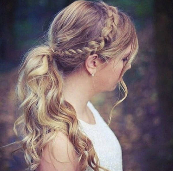 https://image.sistacafe.com/images/uploads/content_image/image/32710/1441347153-Ponytail-with-Side-Braids-wonderful-hair-choice-for-long-wavy-hair-girls.jpg