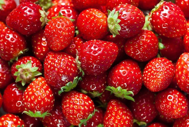 1490975781 gallery 1432664914 strawberry facts1