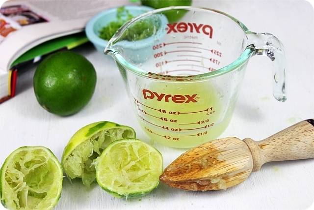 1441467394 squeezed lime juice
