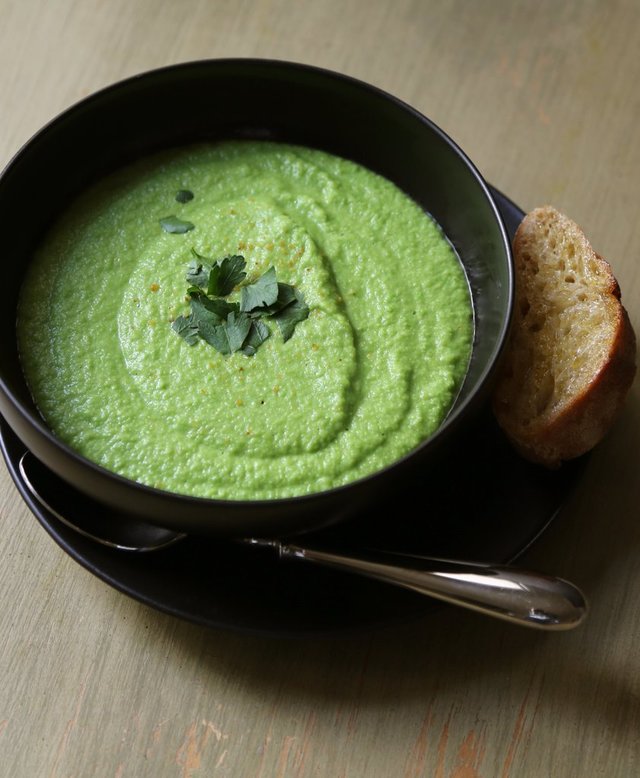 1491457306 vegan green pea soup