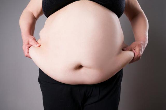 1491798970 woman with fat around abdomen