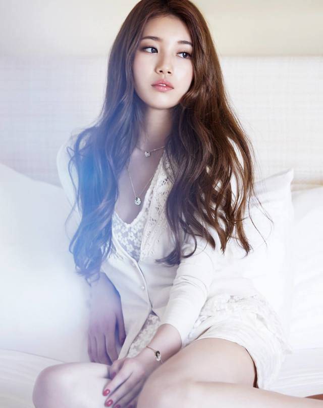 https://image.sistacafe.com/images/uploads/content_image/image/33567/1441680201-Miss-A-Suzy-Marie-Claire-Magazine-August-Issue-baek-suzy-37347996-1625-2048.jpg