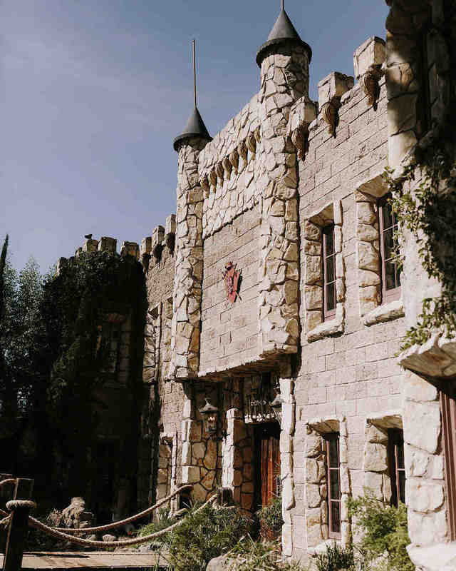 1492417896 adaymag harry potter themed wedding 04