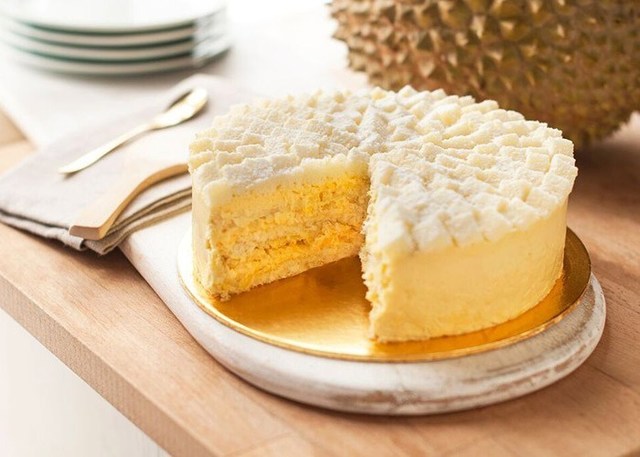 1492462142 goodwood park hotel mao shan wang mousse cake