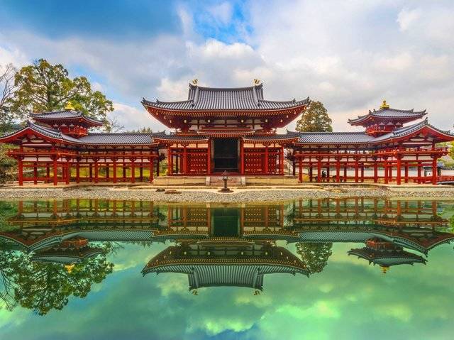 https://image.sistacafe.com/images/uploads/content_image/image/33904/1441732096-kyoto-is-home-to-incredible-temples-such-as-the-byodo-in-buddhist-temple-a-unesco-world-heritage-site.jpg