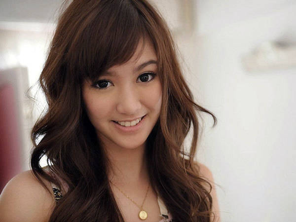 https://image.sistacafe.com/images/uploads/content_image/image/34082/1441774427-brown-hair.jpg