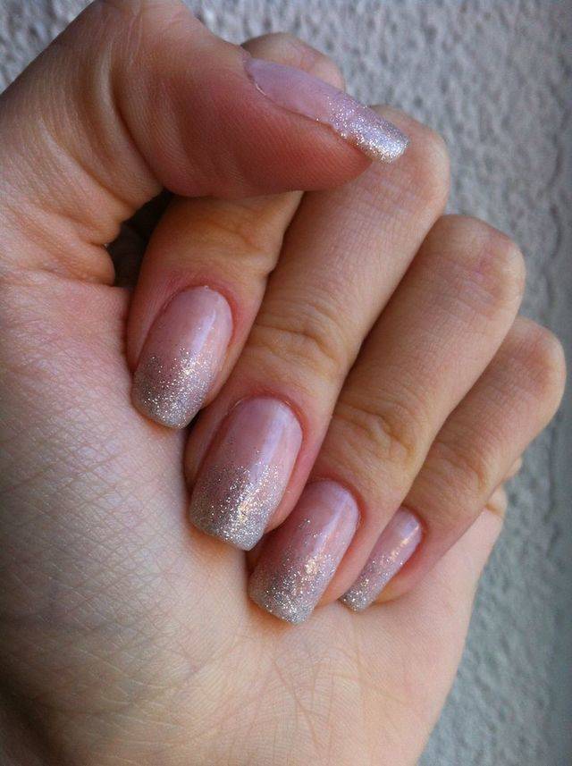 https://image.sistacafe.com/images/uploads/content_image/image/34611/1441864964-Nude-Nails.jpg