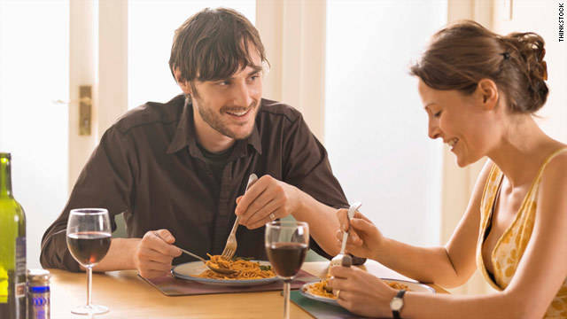 https://image.sistacafe.com/images/uploads/content_image/image/34639/1441869708-t1larg.couple.eating.ts.jpg
