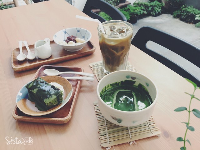 คาเฟ่ชาเขียว น่ารักๆ สุขุมวิท 39 Tealily Cafe เมนูเบเกอรี่ ขนมหวานและเครื่องดื่มจาก Matcha Houjicha