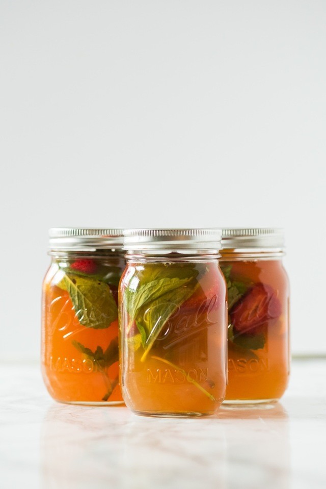 1493549888 mason jar cocktail recipes