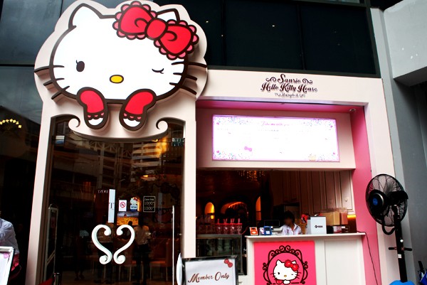 https://image.sistacafe.com/images/uploads/content_image/image/347773/1493606432-29Dec_Hello_Kitty_House_Bangkok_2.jpg