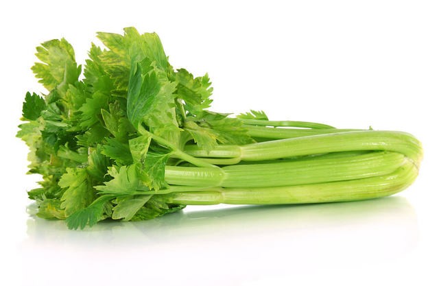 https://image.sistacafe.com/images/uploads/content_image/image/348604/1493727859-bigstock-Fresh-green-celery-isolated-on-52080031.jpg