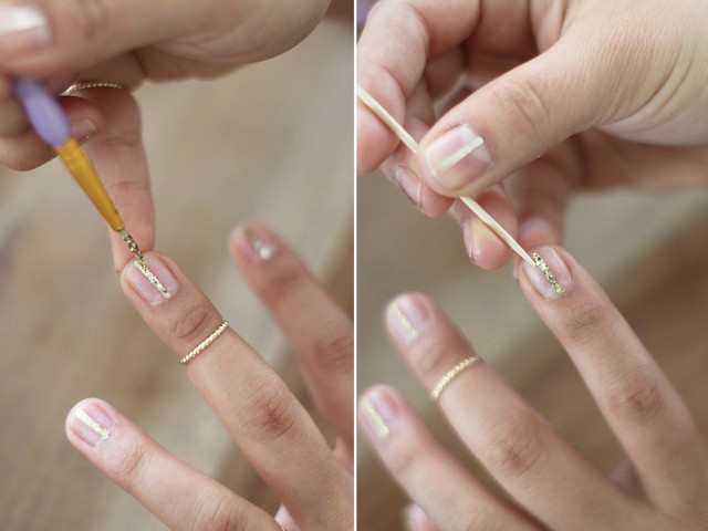 1494137452 goldstripednails6