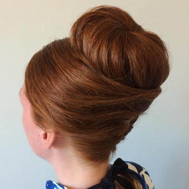 https://image.sistacafe.com/images/uploads/content_image/image/353005/1494398014-16-french-twist-with-a-sock-bun.jpg