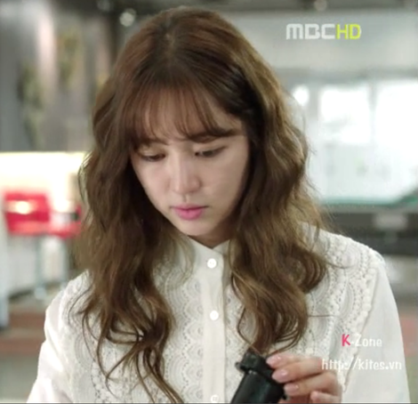 https://image.sistacafe.com/images/uploads/content_image/image/35483/1441958155-yoon-eun-hye-and-tomboy-white-shirt-gallery.png