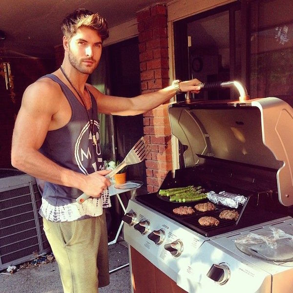 1494843598 hot guys cooking emgn6