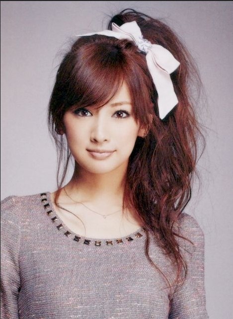 1494912446 messy ponytail hairstyles with bangs for long thick wavy hair with bow hairband for korean girls