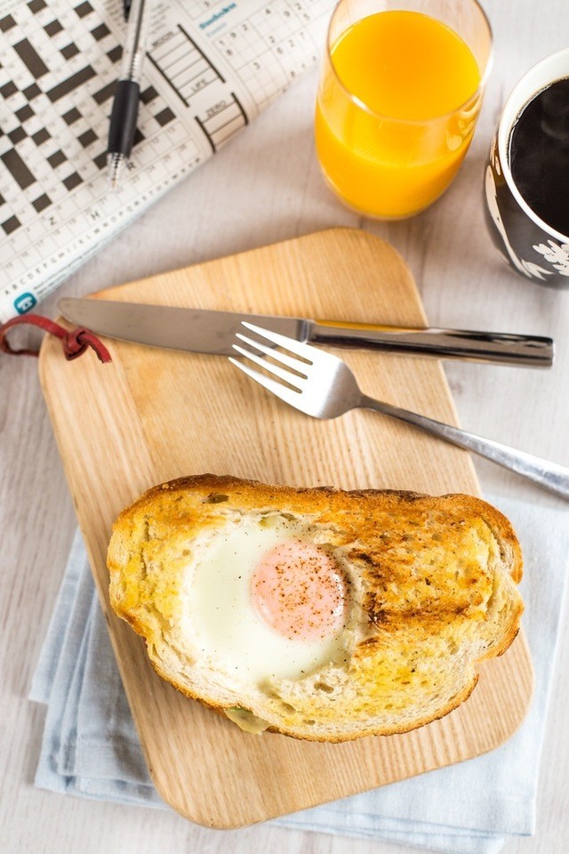 https://image.sistacafe.com/images/uploads/content_image/image/357968/1495111807-Egg-in-a-hole-breakfast-sandwich-8.jpg
