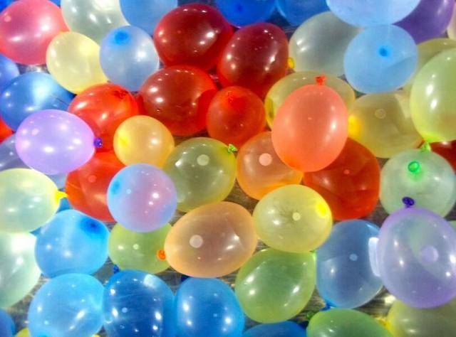 https://image.sistacafe.com/images/uploads/content_image/image/35936/1442042655-colorful-water-balloon-magic-water-balloons.jpg